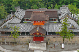 八幡造り御本殿