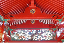 流れ左三つ巴紋